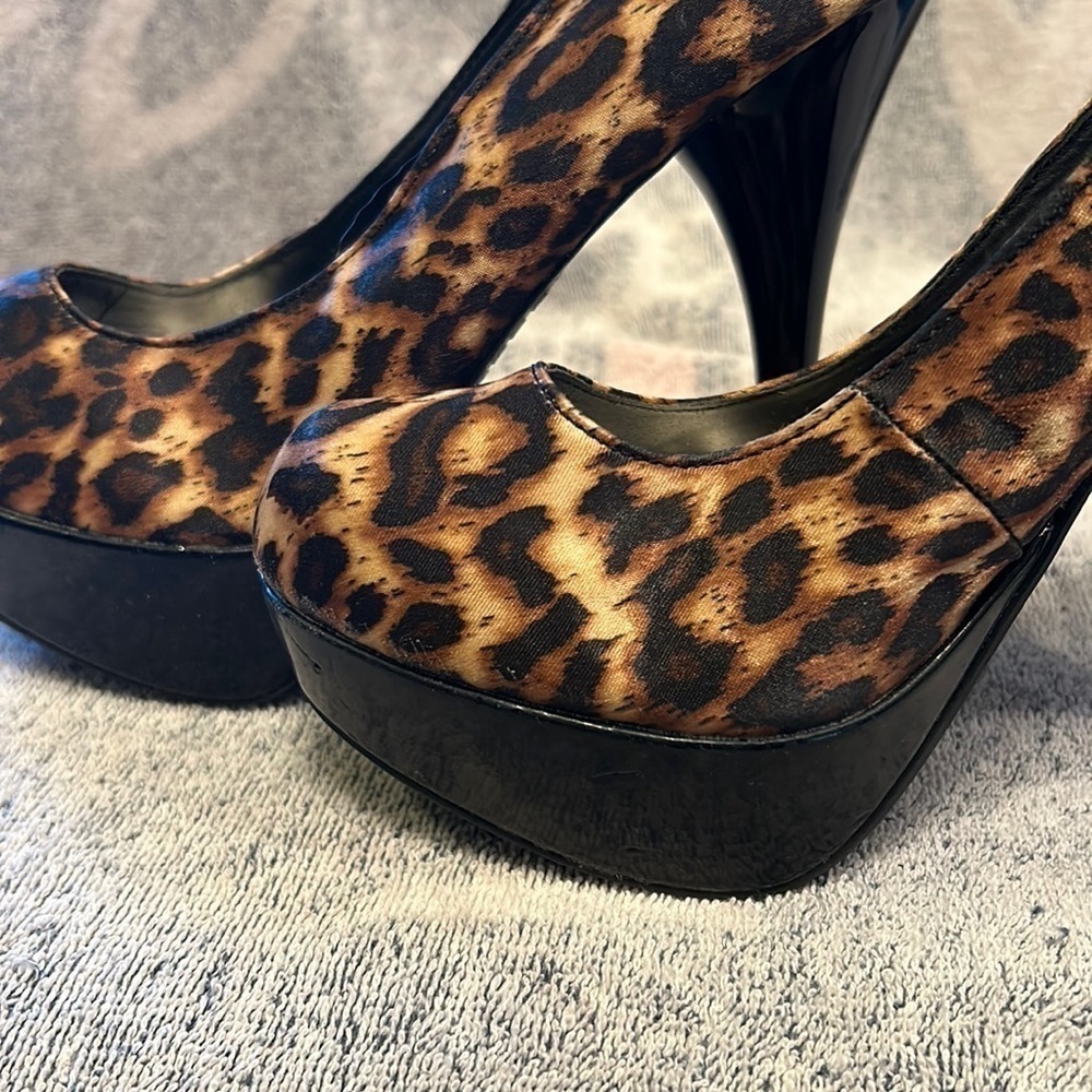 LEOPARD 🐆 Platform Pumps - image 5